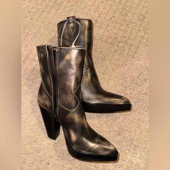 Vince Camuto Platform Boots - Picture 2 of 6